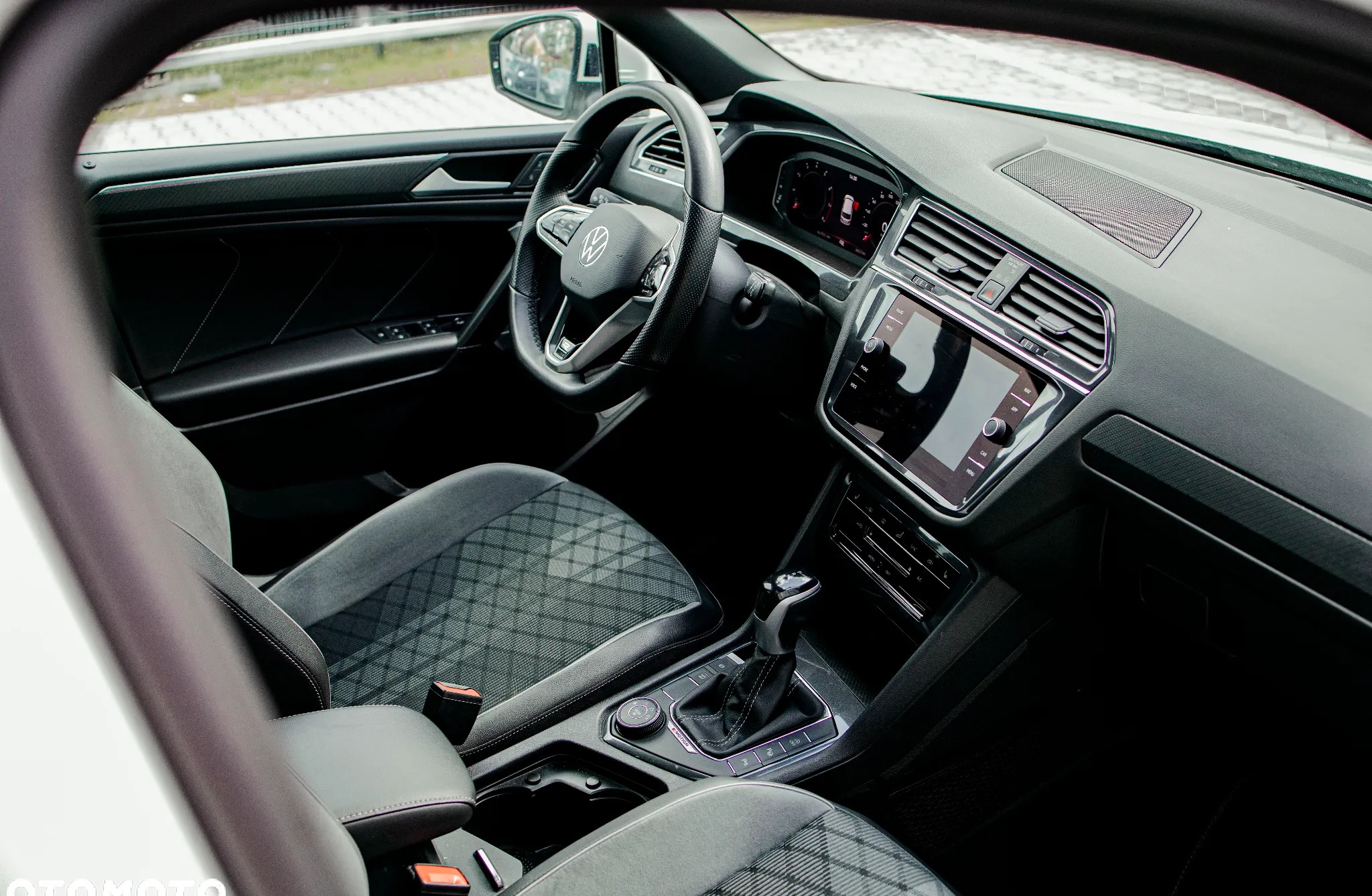 Volkswagen Tiguan cena 187700 przebieg: 36000, rok produkcji 2021 z Przasnysz małe 46